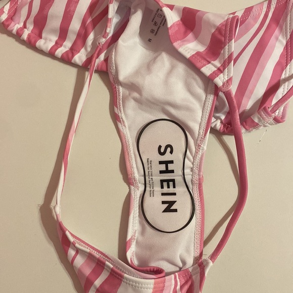 Bikini - Picture 2 of 4